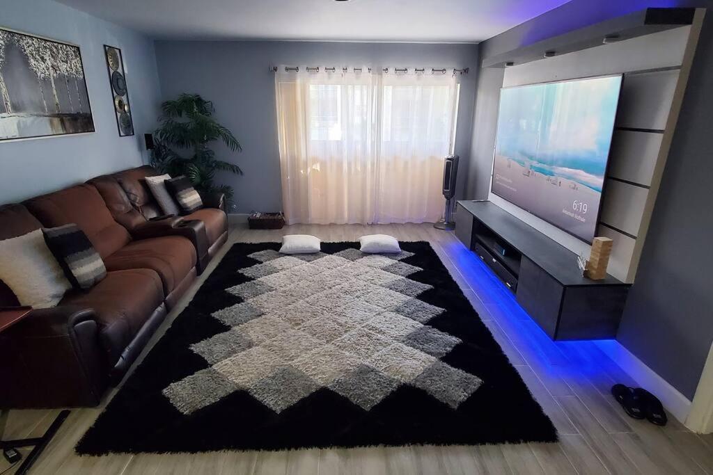 Fully Furnished, Beautiful, Spacious Two Bedroom Condo Lauderhill Εξωτερικό φωτογραφία