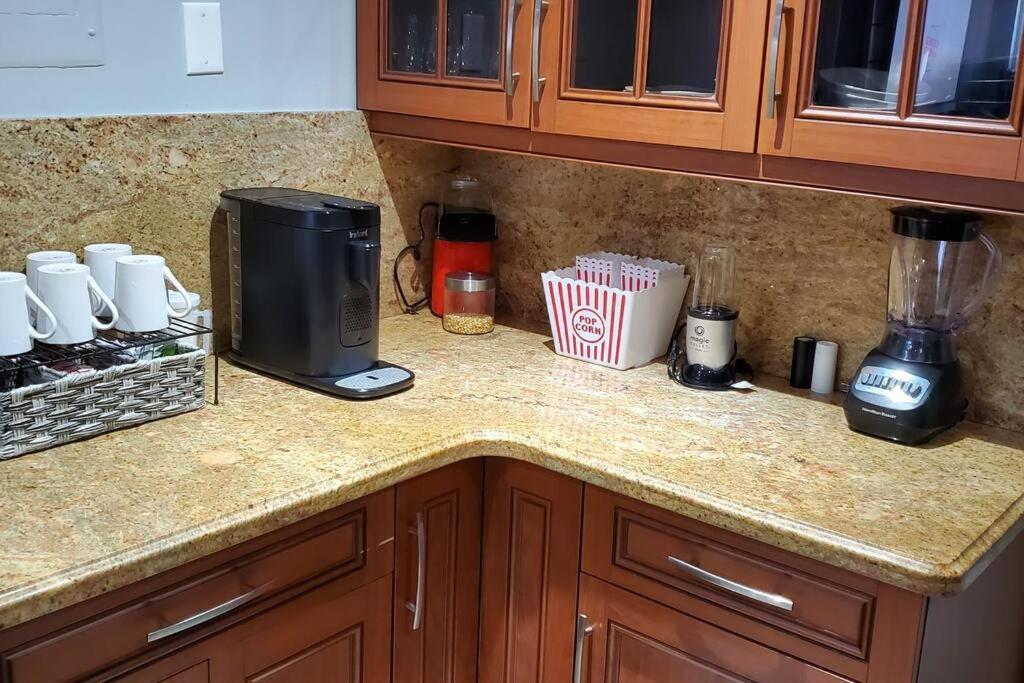 Fully Furnished, Beautiful, Spacious Two Bedroom Condo Lauderhill Εξωτερικό φωτογραφία