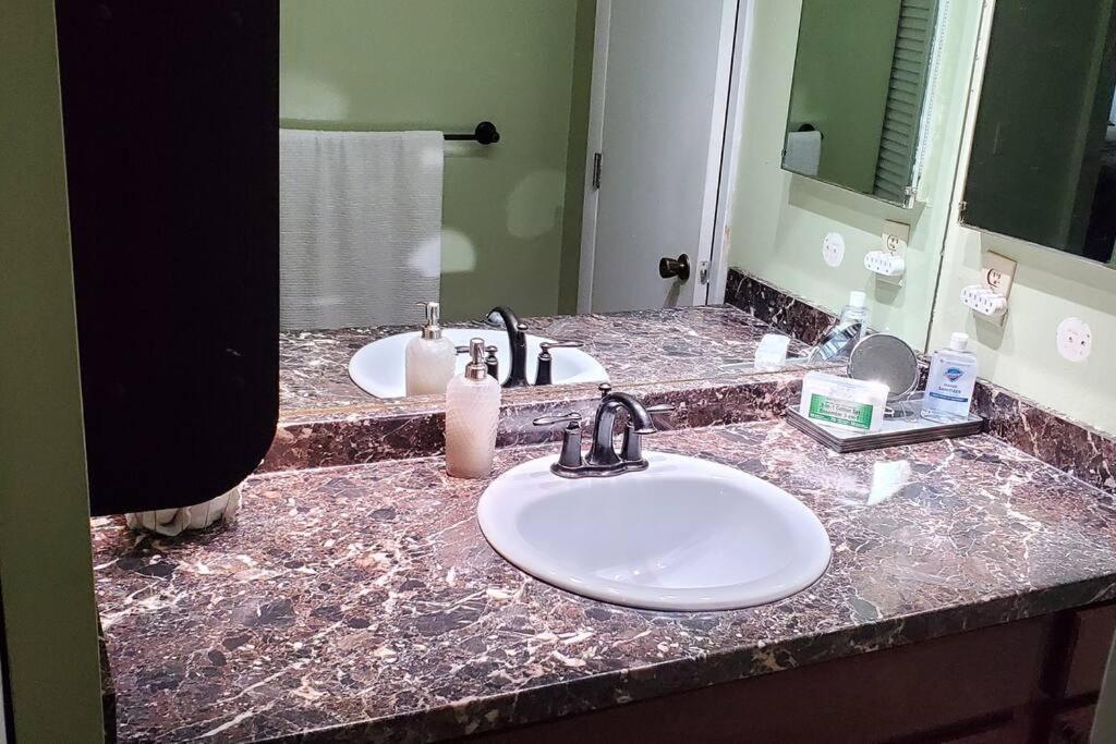 Fully Furnished, Beautiful, Spacious Two Bedroom Condo Lauderhill Εξωτερικό φωτογραφία