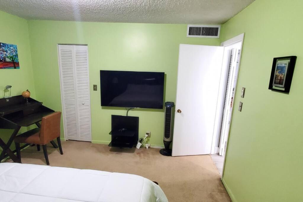 Fully Furnished, Beautiful, Spacious Two Bedroom Condo Lauderhill Εξωτερικό φωτογραφία