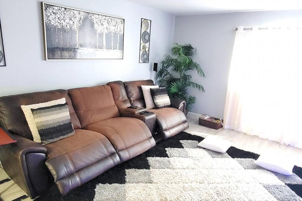 Fully Furnished, Beautiful, Spacious Two Bedroom Condo Lauderhill Εξωτερικό φωτογραφία